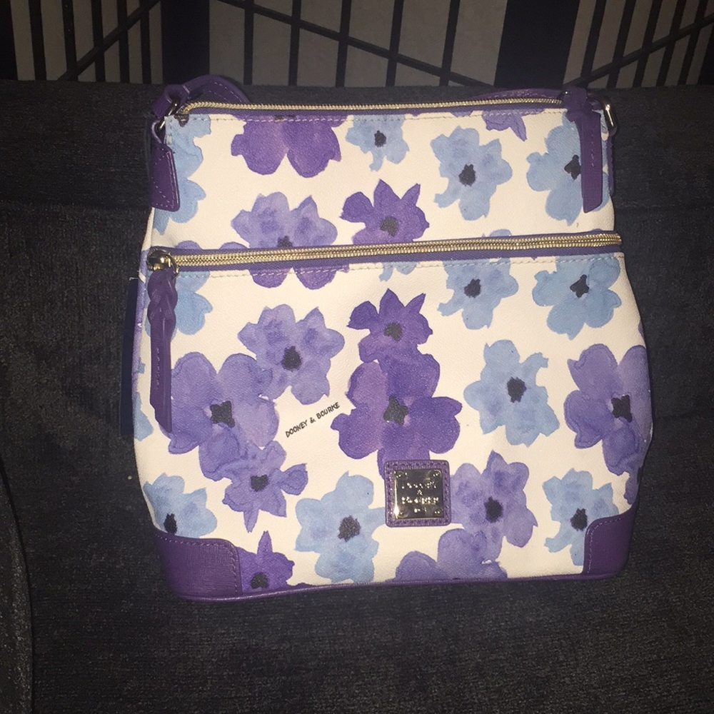 Dooney & bourke bag